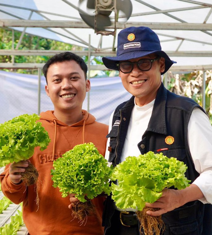 Petani Milenial Pasuruan Gunakan Metode Smart Green House